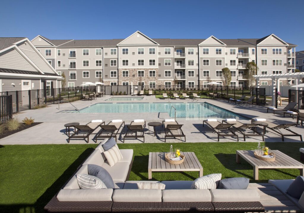 Pool and outdoor lounge area at Parc Westborough