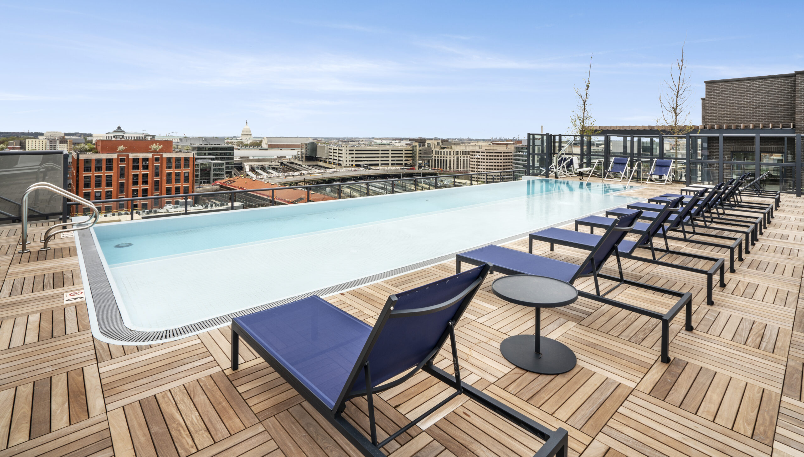 Rooftop pool of Union Place