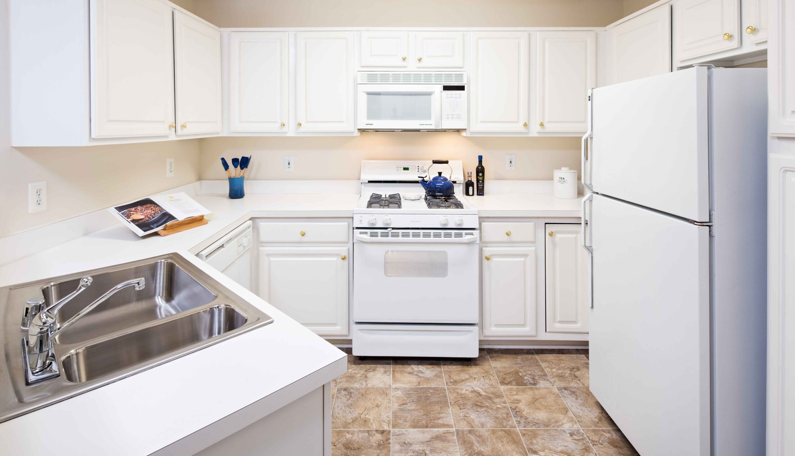 Model kitchen at Dulles Greene